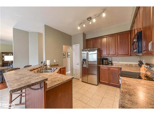 10 Regalia Way, Barrie, ON - Indoor Photo Showing Kitchen With Double Sink