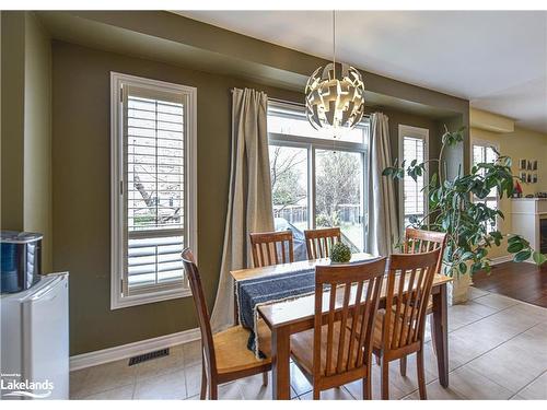 10 Regalia Way, Barrie, ON - Indoor Photo Showing Dining Room