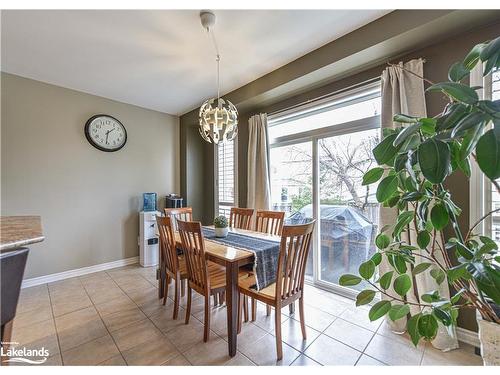 10 Regalia Way, Barrie, ON - Indoor Photo Showing Dining Room