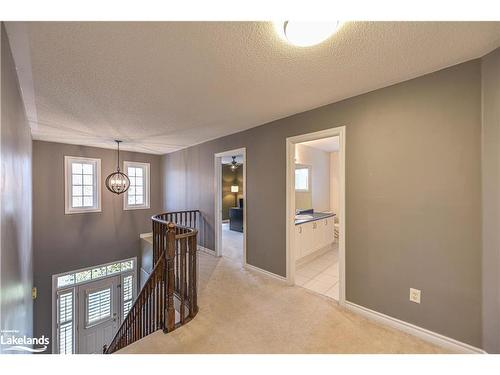 10 Regalia Way, Barrie, ON - Indoor Photo Showing Other Room