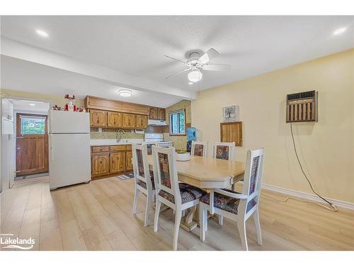 34 Nancy Street, Wasaga Beach, ON - Indoor Photo Showing Dining Room