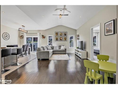 96 Bellisle Road, Penetanguishene, ON - Indoor Photo Showing Living Room