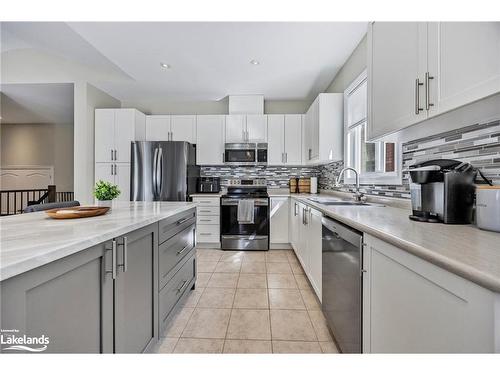 96 Bellisle Road, Penetanguishene, ON - Indoor Photo Showing Kitchen With Upgraded Kitchen