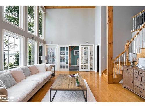 209733 Highway 26, The Blue Mountains, ON - Indoor Photo Showing Living Room