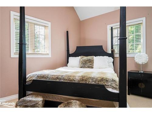 209733 Highway 26, The Blue Mountains, ON - Indoor Photo Showing Bedroom