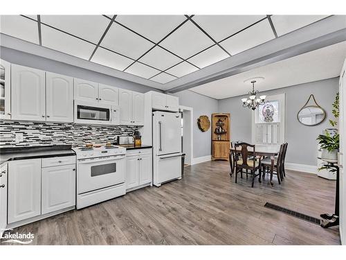 501 Talbot Street, Port Mcnicoll, ON - Indoor Photo Showing Kitchen With Upgraded Kitchen