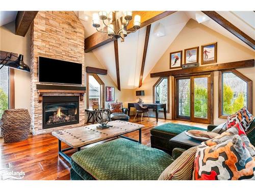 115 Ellis Drive, The Blue Mountains, ON - Indoor Photo Showing Living Room With Fireplace