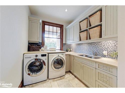 114 Innsbruck Lane, The Blue Mountains, ON - Indoor Photo Showing Laundry Room