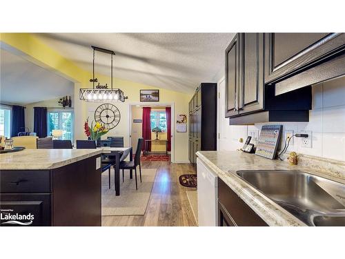 69 St James Place, Wasaga Beach, ON - Indoor Photo Showing Kitchen