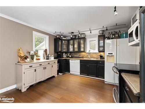 8 Meadow Street, Parry Sound, ON - Indoor Photo Showing Kitchen