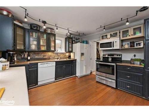 8 Meadow Street, Parry Sound, ON - Indoor Photo Showing Kitchen