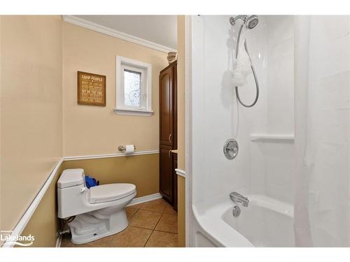 8 Meadow Street, Parry Sound, ON - Indoor Photo Showing Bathroom