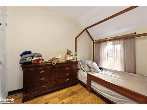 8 Meadow Street, Parry Sound, ON - Indoor Photo Showing Bedroom