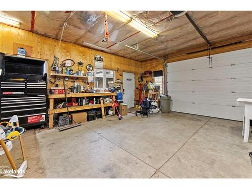 8 Meadow Street, Parry Sound, ON - Indoor Photo Showing Garage