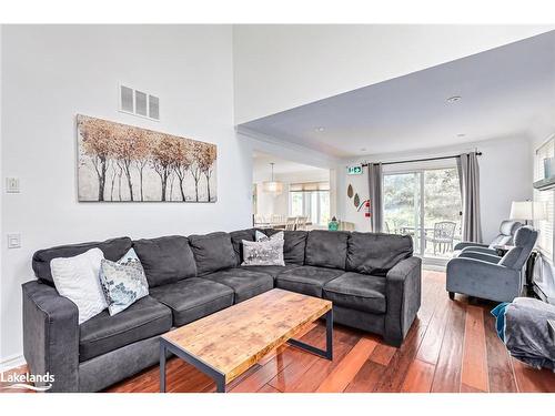 108-110 Fairway Court, The Blue Mountains, ON - Indoor Photo Showing Living Room