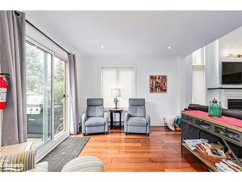 108-110 Fairway Court, The Blue Mountains, ON - Indoor Photo Showing Living Room