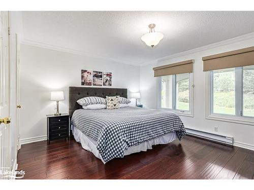 108-110 Fairway Court, The Blue Mountains, ON - Indoor Photo Showing Bedroom