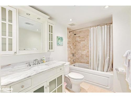 108-110 Fairway Court, The Blue Mountains, ON - Indoor Photo Showing Bathroom