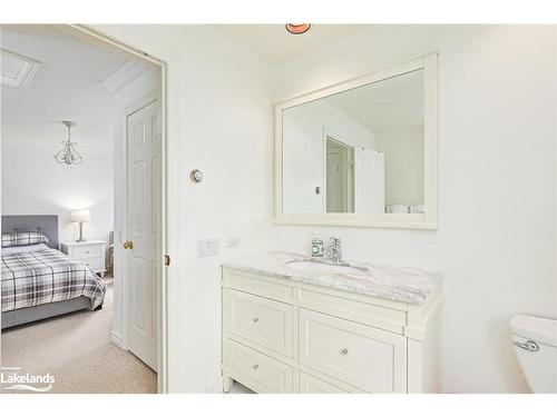 108-110 Fairway Court, The Blue Mountains, ON - Indoor Photo Showing Bedroom