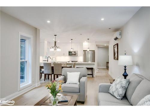 304-200 Anglo Street, Bracebridge, ON - Indoor Photo Showing Living Room