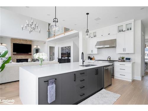 103 Springside Crescent, The Blue Mountains, ON - Indoor Photo Showing Kitchen With Double Sink With Upgraded Kitchen