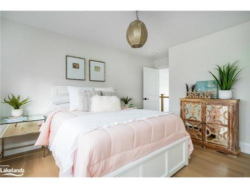 103 Springside Crescent, The Blue Mountains, ON - Indoor Photo Showing Bedroom