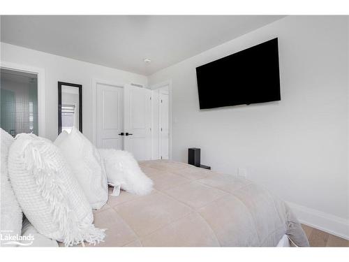 103 Springside Crescent, The Blue Mountains, ON - Indoor Photo Showing Bedroom