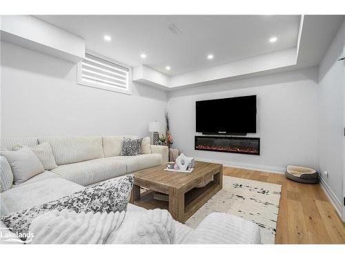 103 Springside Crescent, The Blue Mountains, ON - Indoor Photo Showing Living Room