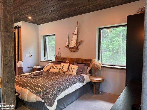 1039 Viewpoint Trail, Bracebridge, ON - Indoor Photo Showing Bedroom