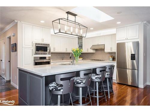 110 Scotts Court, The Blue Mountains, ON - Indoor Photo Showing Kitchen With Stainless Steel Kitchen With Upgraded Kitchen