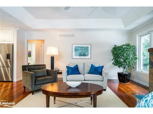 110 Scotts Court, The Blue Mountains, ON - Indoor Photo Showing Living Room