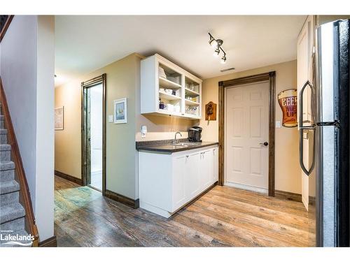 110 Scotts Court, The Blue Mountains, ON - Indoor Photo Showing Kitchen