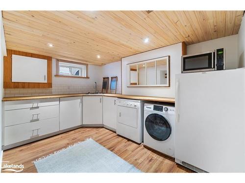 368 Highview Drive, Huntsville, ON - Indoor Photo Showing Laundry Room