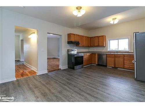 347 Midland Avenue, Midland, ON - Indoor Photo Showing Kitchen