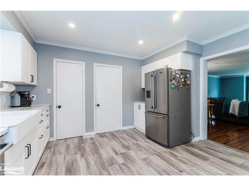 485 Hannah Street, Midland, ON - Indoor Photo Showing Kitchen