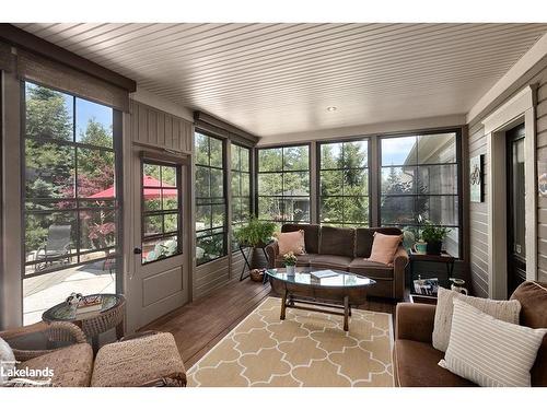 376 Sunset Boulevard, Thornbury, ON - Indoor Photo Showing Living Room