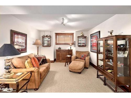 376 Sunset Boulevard, Thornbury, ON - Indoor Photo Showing Living Room