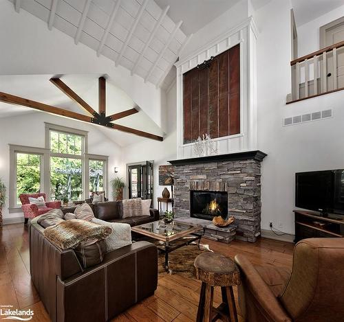 376 Sunset Boulevard, Thornbury, ON - Indoor Photo Showing Living Room With Fireplace