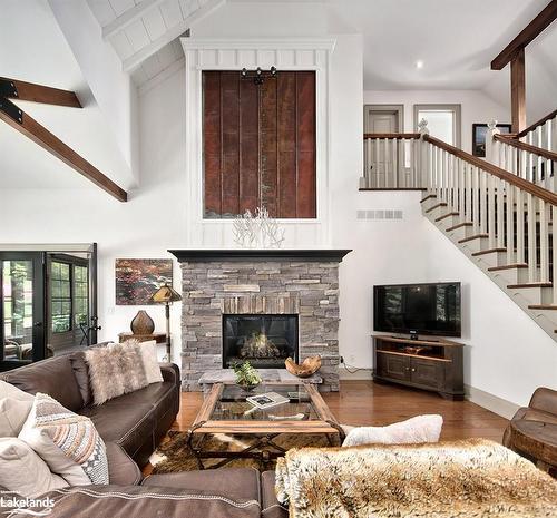 376 Sunset Boulevard, Thornbury, ON - Indoor Photo Showing Living Room With Fireplace