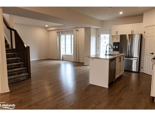 4 Mitchell Avenue, Collingwood, ON - Indoor Photo Showing Kitchen