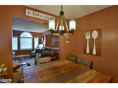 97 Glen Eton Road, Wasaga Beach, ON - Indoor Photo Showing Dining Room