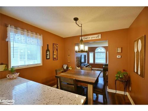 97 Glen Eton Road, Wasaga Beach, ON - Indoor Photo Showing Dining Room