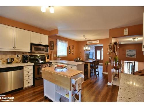 97 Glen Eton Road, Wasaga Beach, ON - Indoor Photo Showing Kitchen