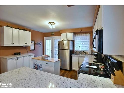 97 Glen Eton Road, Wasaga Beach, ON - Indoor Photo Showing Kitchen