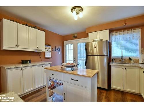 97 Glen Eton Road, Wasaga Beach, ON - Indoor Photo Showing Kitchen