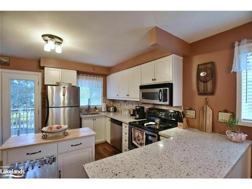 97 Glen Eton Road, Wasaga Beach, ON - Indoor Photo Showing Kitchen With Upgraded Kitchen