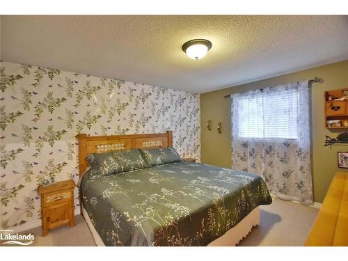 97 Glen Eton Road, Wasaga Beach, ON - Indoor Photo Showing Bedroom