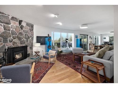 46447 Old Mail Road, Meaford, ON - Indoor Photo Showing Living Room With Fireplace