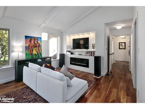 46447 Old Mail Road, Meaford, ON - Indoor Photo Showing Living Room