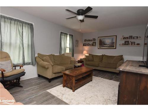 6176 21 22  Nottawasaga Sideroad, Stayner, ON - Indoor Photo Showing Living Room